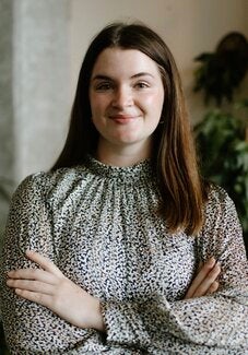 Rebecka Phipps Headshot